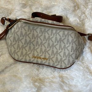 NWOT MICHAEL KORS crossbody bag